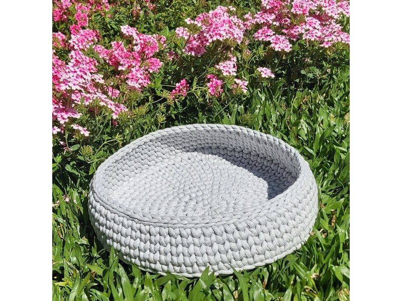 CAMA REDONDA PARA CÃES E GATOS EM CROCHET (CINZA) CAMA REDONDA PARA CÃES E GATOS EM CROCHET (CINZA)
